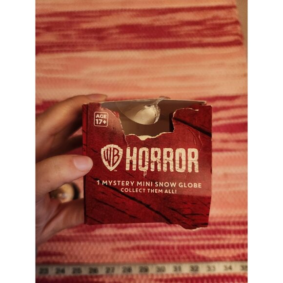 Annabelle 2024 Culturefly WB Mini Snow globe - Picture 3 of 3